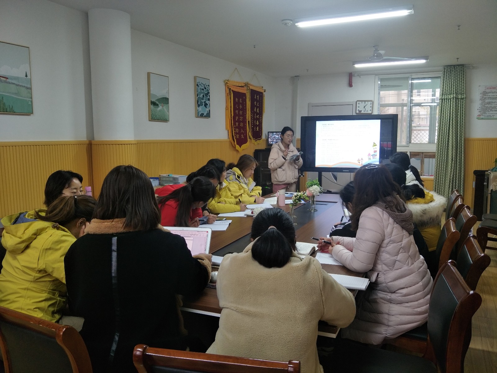 【枫香栖幼】互学习  促成长 ——栖霞幼儿园红枫园业务学习活动