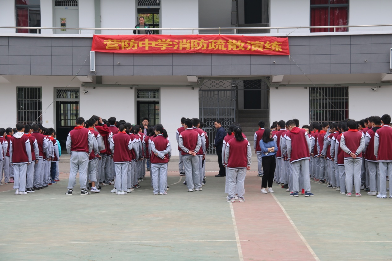 校园安全新闻稿_html_501746b5.jpg