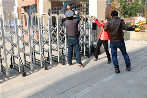 与歹徒对抗 (2).jpg