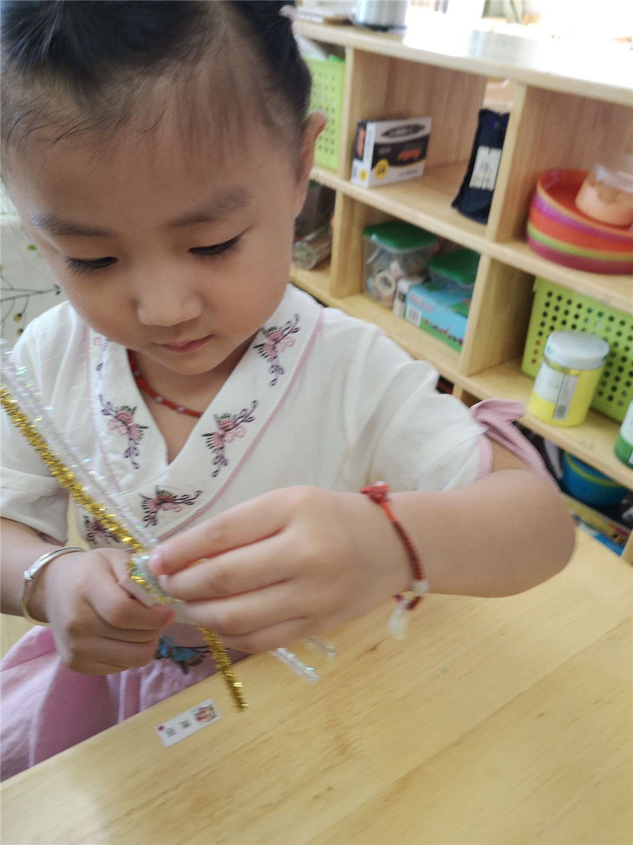 小班幼儿手工制作.jpg