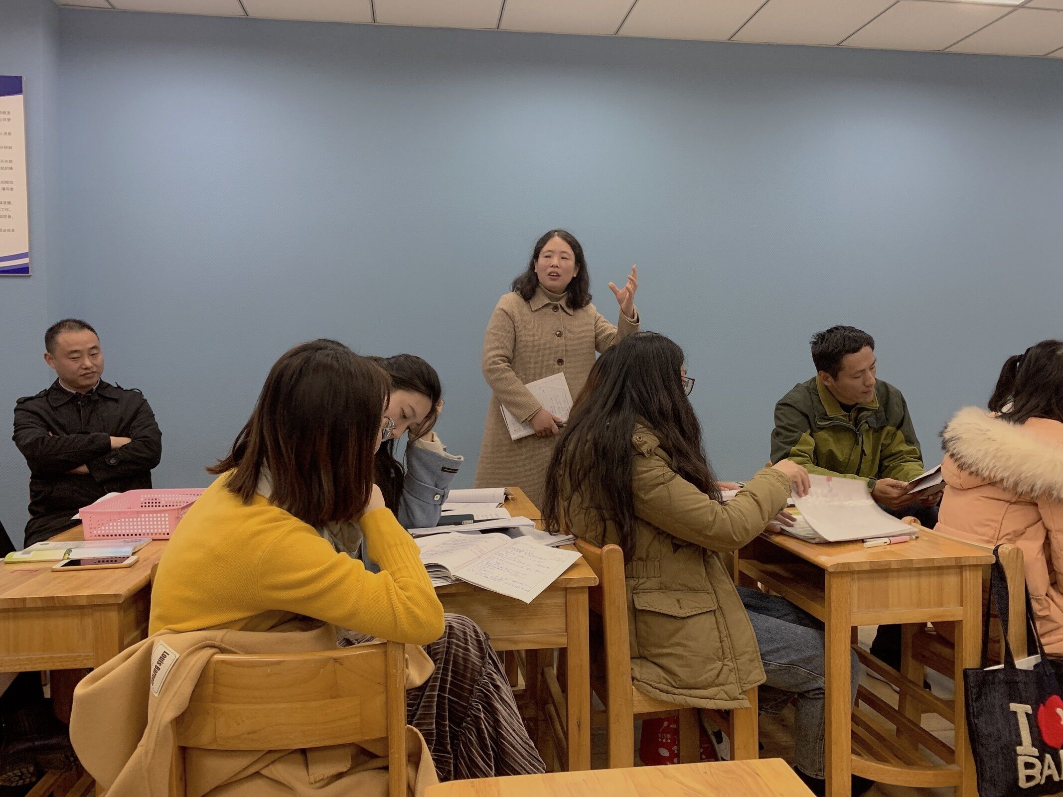11.27校级数学教研活动报道_html_m39a958ed.jpg