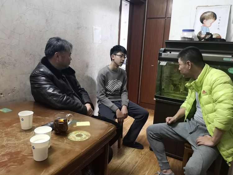 【百炼实初】党员教师送温暖，爱心家访暖人心——南炼校区党员教师爱心家访纪实