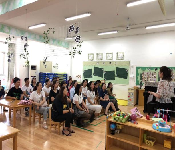 中大班家长会及家委会图文稿_html_5830d7ab.jpg