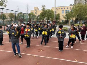 【星光摄小】摄山星城小学天佐路校区第12周升旗仪式——文明礼仪教育报道