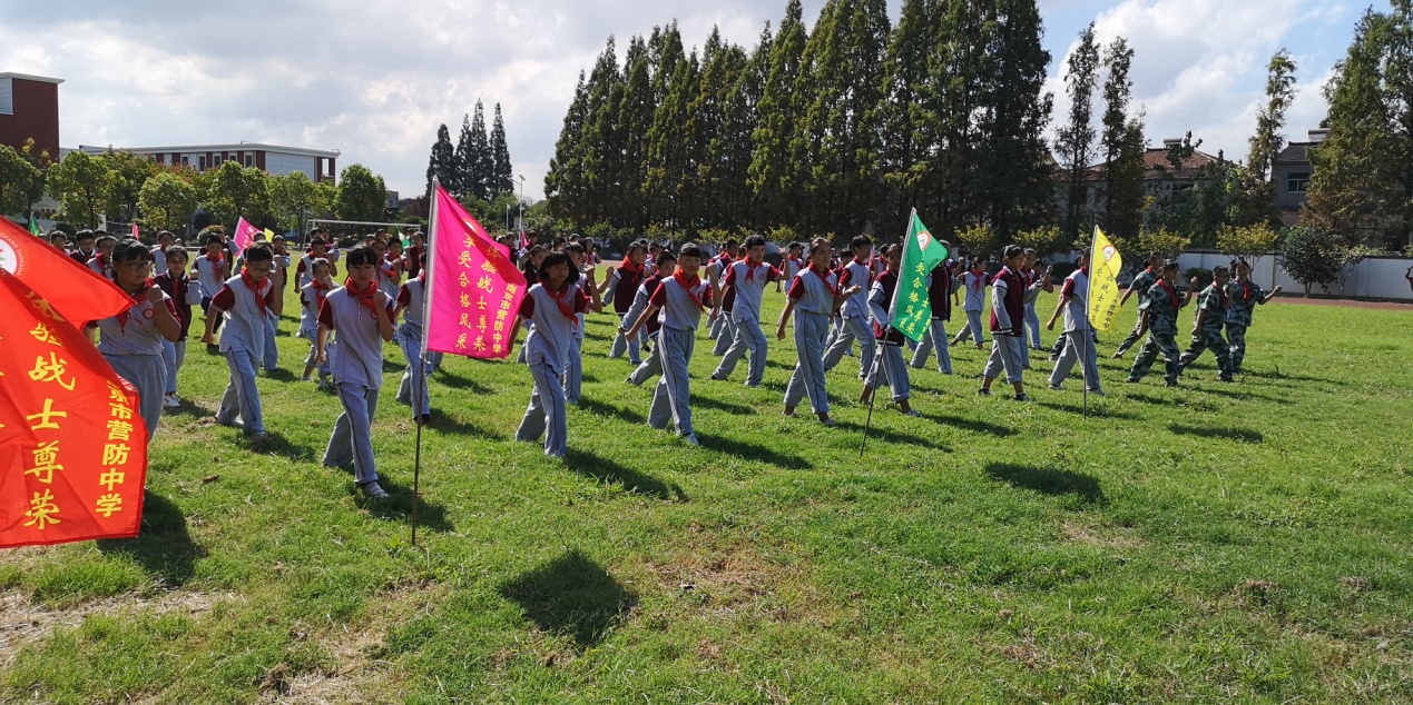 营防中学国防教育日新闻稿_html_3b0dd61.jpg
