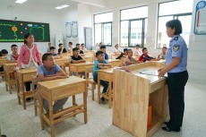 [安全第一]栖霞中心小学铁路安全教育
