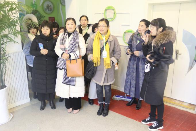 初雪迎康轩，交流共成长_html_m77d0f1c1.jpg