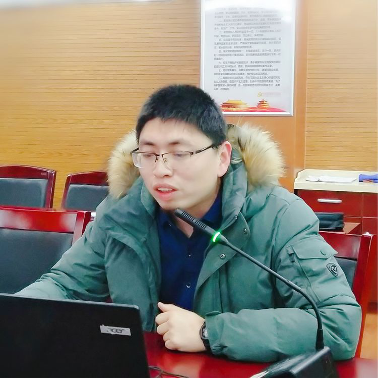 学校的工作中心是教学_html_m1b3a5c2.png