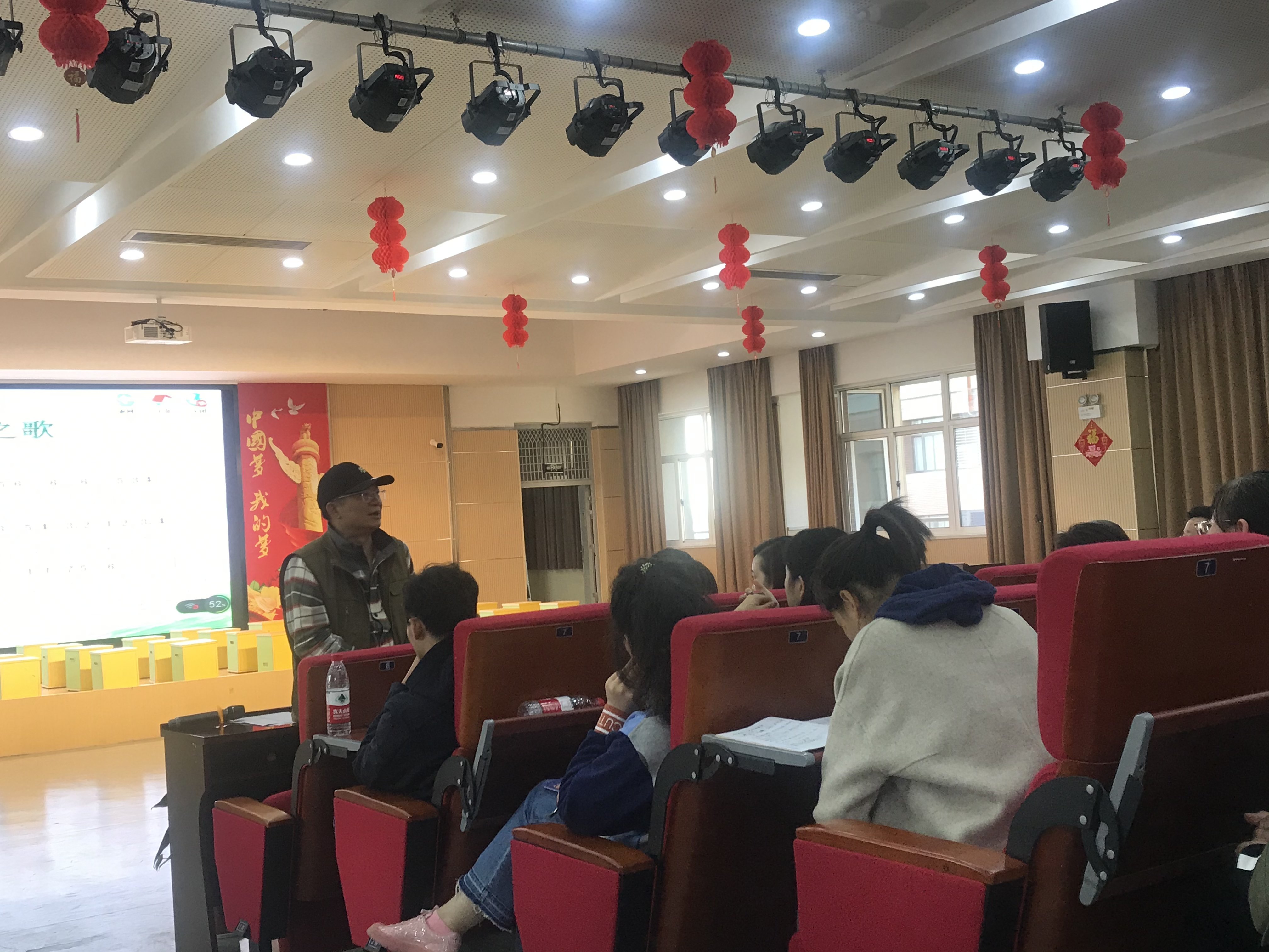栖霞区东片音乐教研活动报道(1)_html_m55aa8f65.jpg