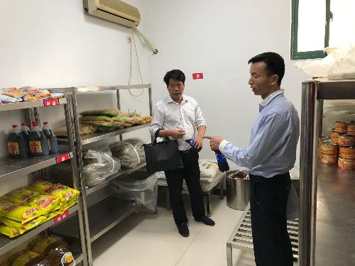 【百炼实初】（安全第一）栖霞区教育局安全科莅临我校进行安全隐患整改"回头看"