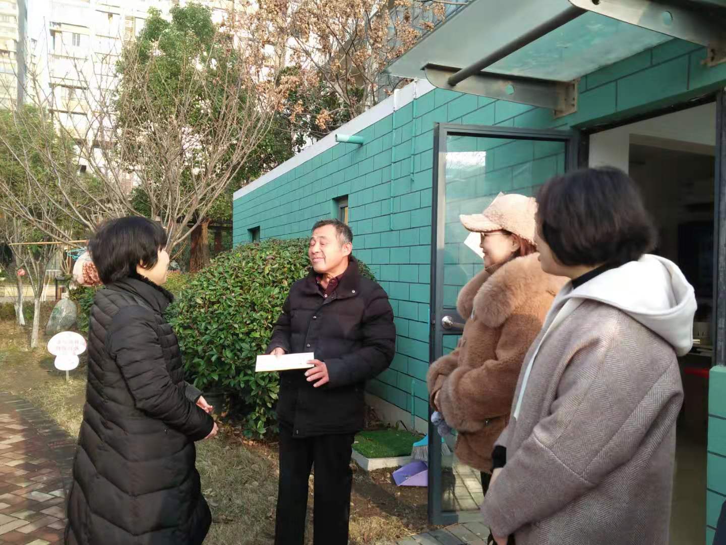 慰问报道_html_m39f6b871.jpg