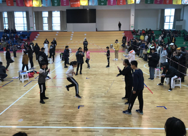 0118冬锻比赛展仙小学子风采 寒风凛冽赛师生最佳成绩_html_33736c10.png