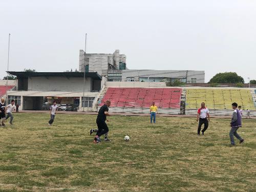 【百炼实初】激情飞扬活力现，绿茵赛场展风采 