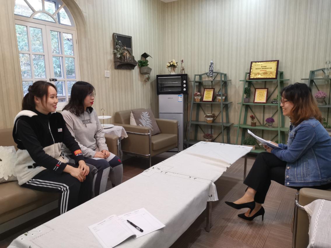 2019-12-06----我园党支部深入组织开展谈心谈话_html_m185713ee.jpg
